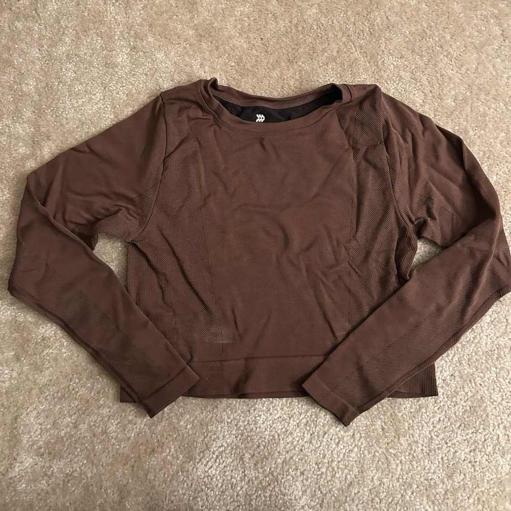 All In Motion Brown Workout Top 🐻